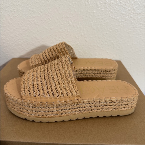 Del Mar Tan Platform Slide Sandal 
BEACH BY MATISSE - Picture 2 of 7
